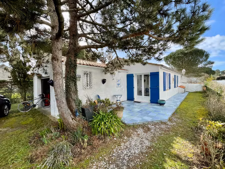 maison au calme avec jardin arboré et garage grand-village