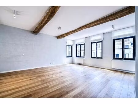 duplex appartement met 3 slaapkamers aan grote markt brussel