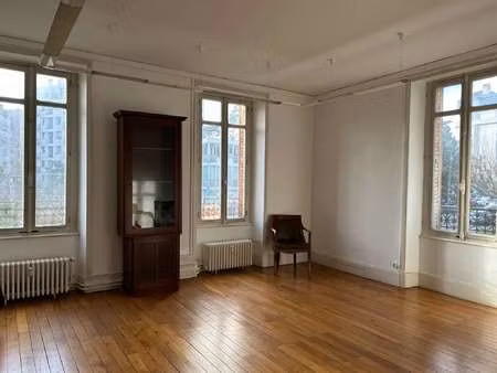 vente appartement 4 pièces à la roche-sur-yon centre ville (85000) : à vendre 4 pièces / 1