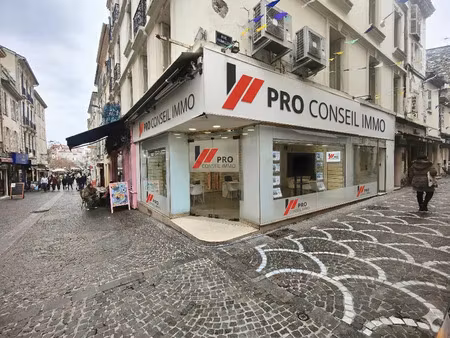 veil antibes. emplacement numéro 1. rue de la république