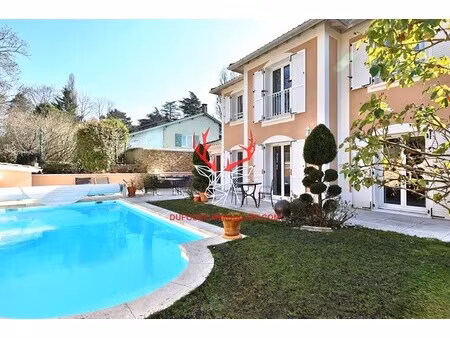 maison t6 rénovée de plain-pied