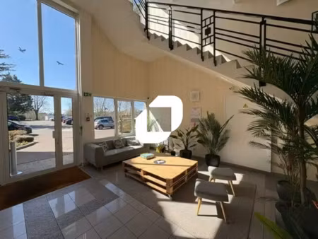 location bureau feucherolles 78810