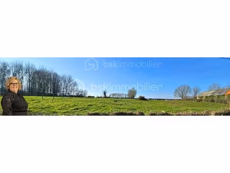 terrain constructible de 1259 m²