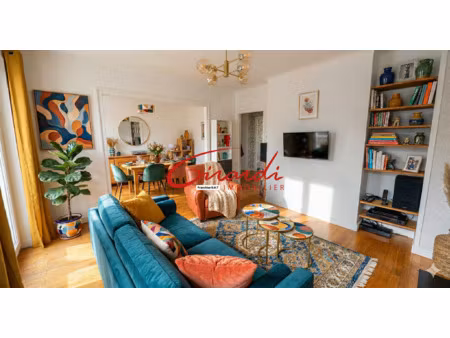 mulhouse salengro  4p 77m2 avec 2 balcons  un garage