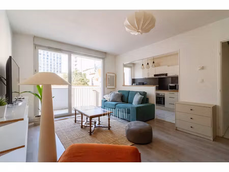 charmant t2 hypercentre avec terrasse et garage