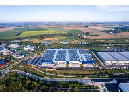 meaux (77)  à louer 1 cellule traversante de 9 825 m² sur plateforme logistique de 38 000 