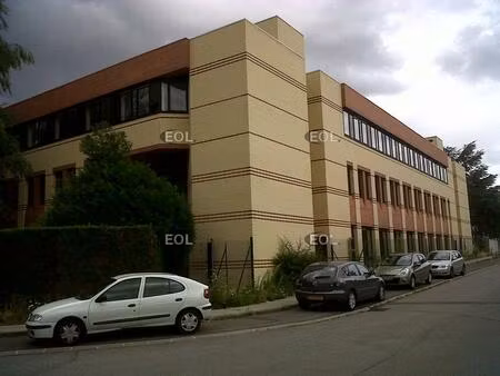 a louer - bureaux de 297 m²