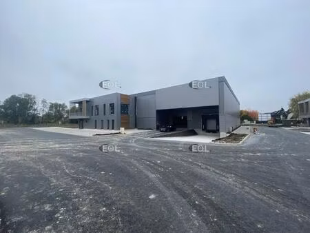 bâtiment d'activité avec bureaux de 1 414 m² à louer à courtry (77)