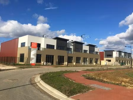 a vendre - bâtiment d'activité avec bureaux de 1 842 m² divisible à partir de 450 m² à st-