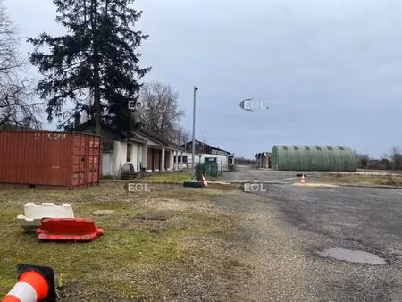 santeny (94) - à louer - site avec locaux d'activité  hangars et bureaux de 1 100 m²