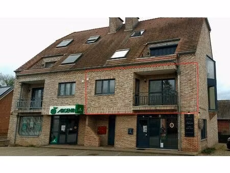 comfortabel  verzorgd en gunstig gelegen appartement met 2 slaapkamers  terras en garage.