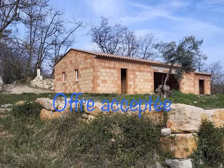 vente maison 4 pièces 125 m² à figanières (83830)  359 000 €