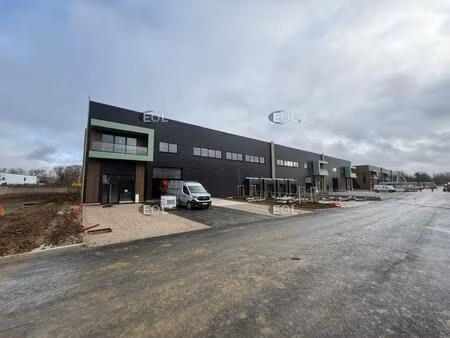 à louer : bâtiment d'activité avec bureaux à partir de 476 m² à la queue-en-brie (94)