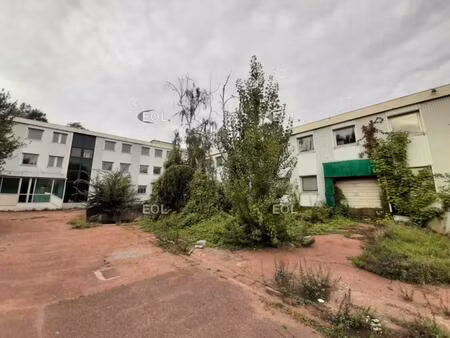 à louer : bâtiment d'activité/logistique à saint-maur-des-fossés (94)