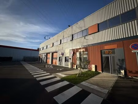 locaux d'activités avec bureaux à partir de 383 m² disponibles à la location à corbeil-ess