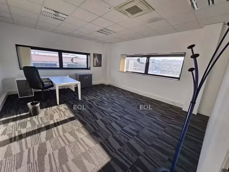 à louer : local d'activité et bureaux de 822 m² à ivry-sur-seine (94)