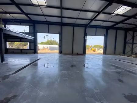 bâtiment d'activité / commerce - vitrolles