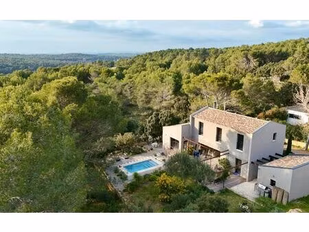 maison cornillon-confoux 750 m² t-5 à vendre  729 000 €