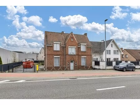 te renoveren woning met 4 slaapkamers op 5a58ca