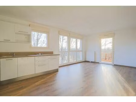 appartement de 3 pièces de 63 m² à amiens secteur la hotoie