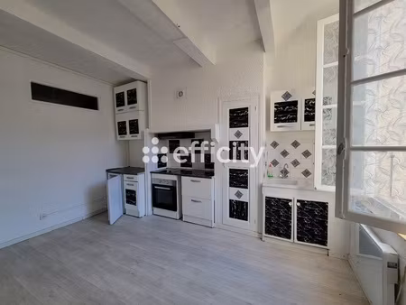 immeuble 12 pièces - 181 m²