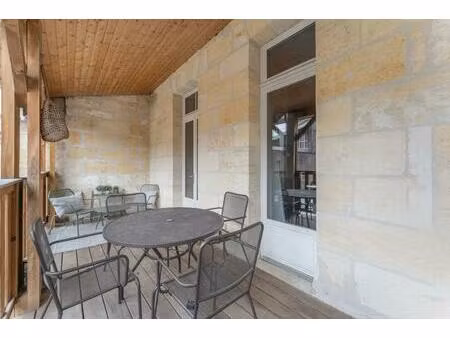 bordeaux - t2 – terrasse 15 m² – dernier étage