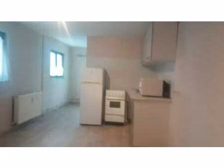 studio à louer à jambes  rue de dave 114