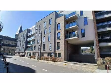 superbe studio centre auvelais terrasse s-o.