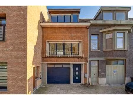 woning met tuin en garage(s)