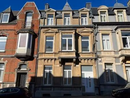 trevi luxembourg 1ch  jardin  gare à pied  dispo. immédiate