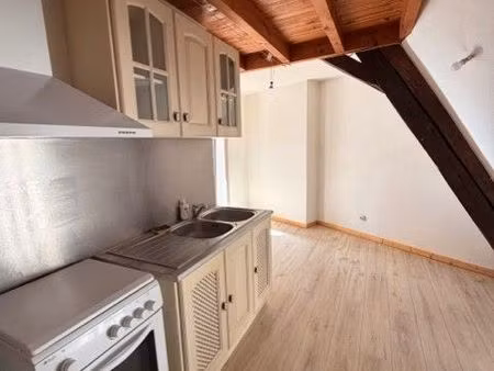 dole centre ville - grand t2 en duplex