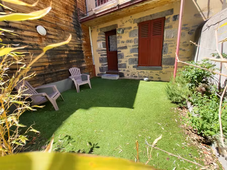 maison de ville meublée clermont les carmes -59m2