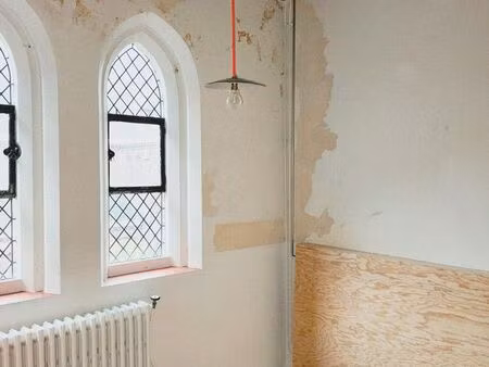 atelier/bureau individuel dans un ancien monastère