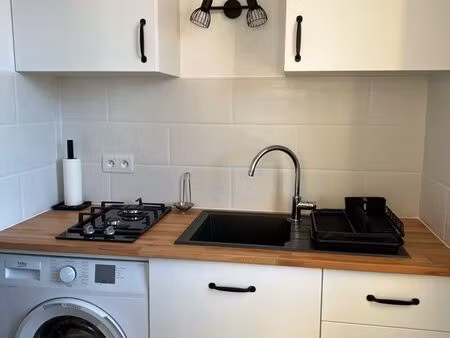 studio meublé avec parking sécurisé