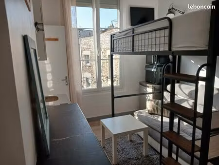 studio en hyper-centre dans rue calme