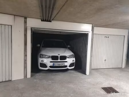 garage box citée des congrès et gare sncf