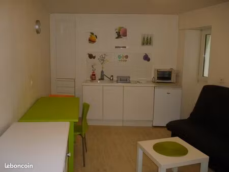 studio meublé à deux pas du pâquier et du lac