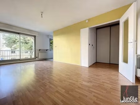 studio 1 pièce 34 m²