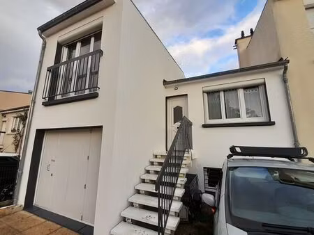 maison de ville à vendre avec jardin et garage à châteaudun (28200) - entièrement rénovée