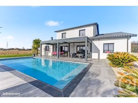villa 6 pièces 156 m²