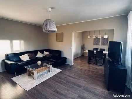 appartement 4 pièces meublé – 79 m² avec garage – disponible immédiatement – sans frais d’