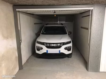 vente garage fermé dans résidence sécurisée