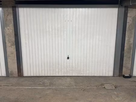 vend garage box fermé résidence sécurisée