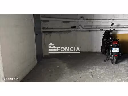 nice rue trachel parking + cave 18000