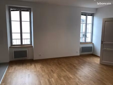 t2  39 m2 centre de carbonne