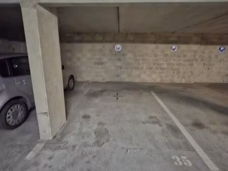 parking 1 pièce 10 m²