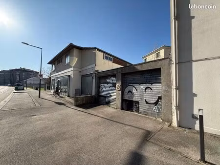 garage plain pied accès sur rue idéal camionnette