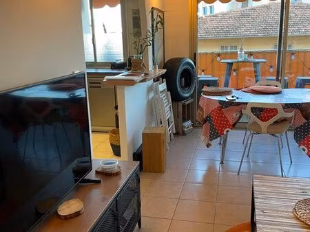 appartement 2 pièces plein centre carnolès