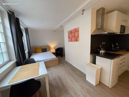 a louer apt t1 place aux oignons