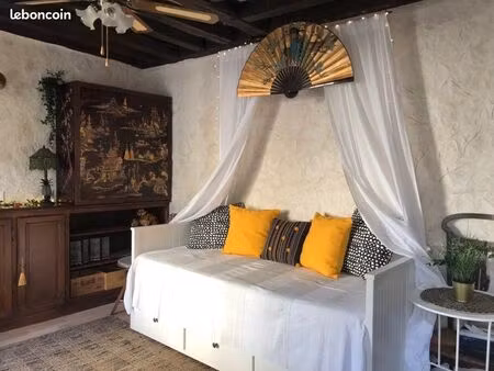 paris 4ème - studio meublé  st paul   place des vosges  location pour un(e) stagiaire